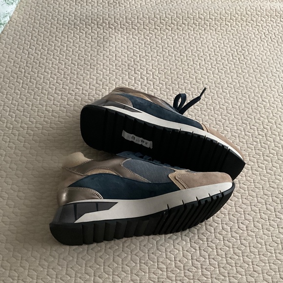 Softwaves arch support athletic shoe - Picture 3 of 5